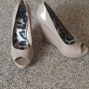 Jessica Simpson Women's Peep-Toe Wedge Pump, Tan